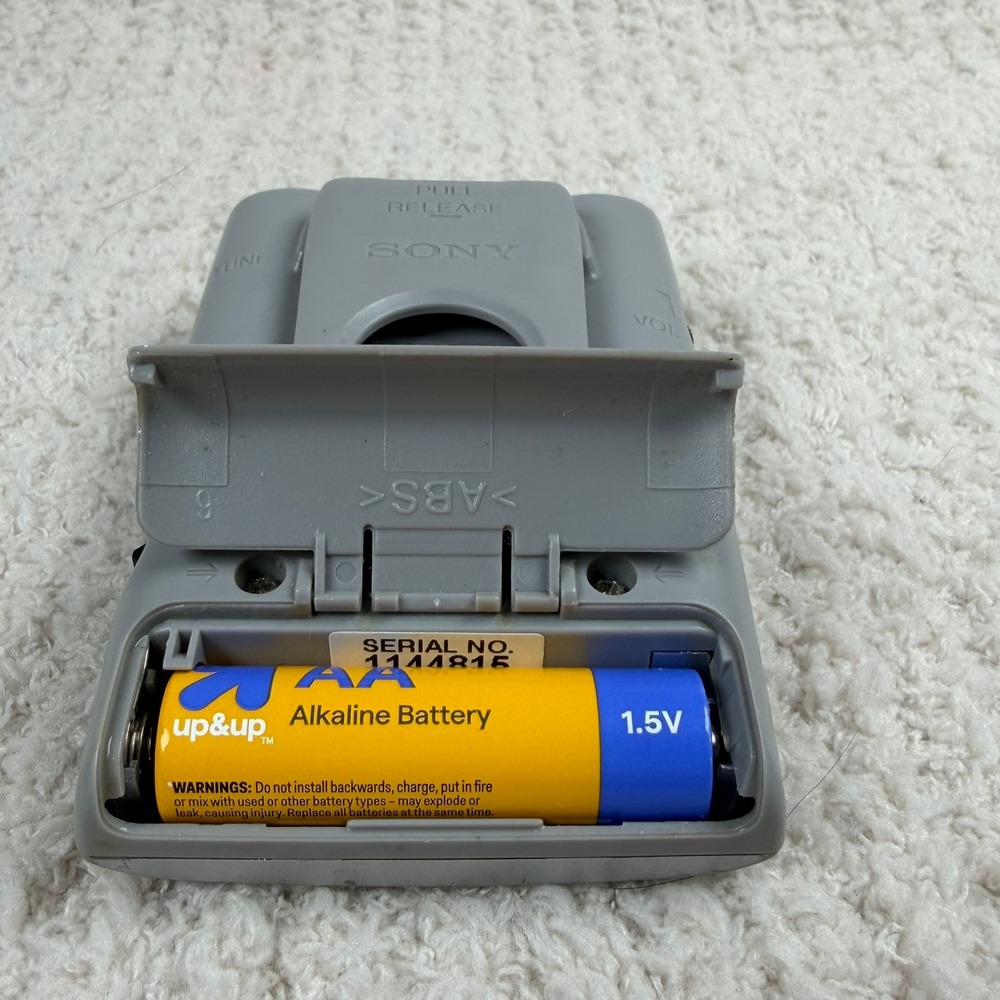 Sony Walkman SRF-59 Portable AM/FM Radio Silver Handheld Analog Tuner Belt Clip - Picture 8 of 8